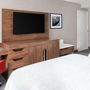 Queen Room Two Queen Beds Mobility Hearing Access or Non-Smoking